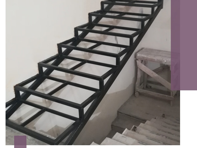 Демонтаж лестниц на металлокаркасе в Белове: быстрый вывоз и разбор