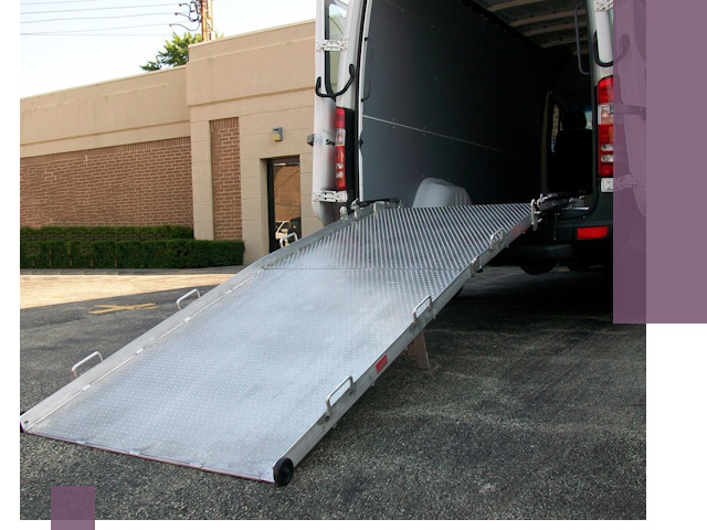 Мобильные пандусы в Белове — производство, монтаж и аренда