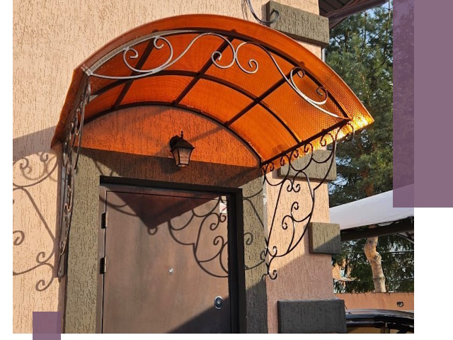 Демонтаж козырьков в Белове быстро и безопасно